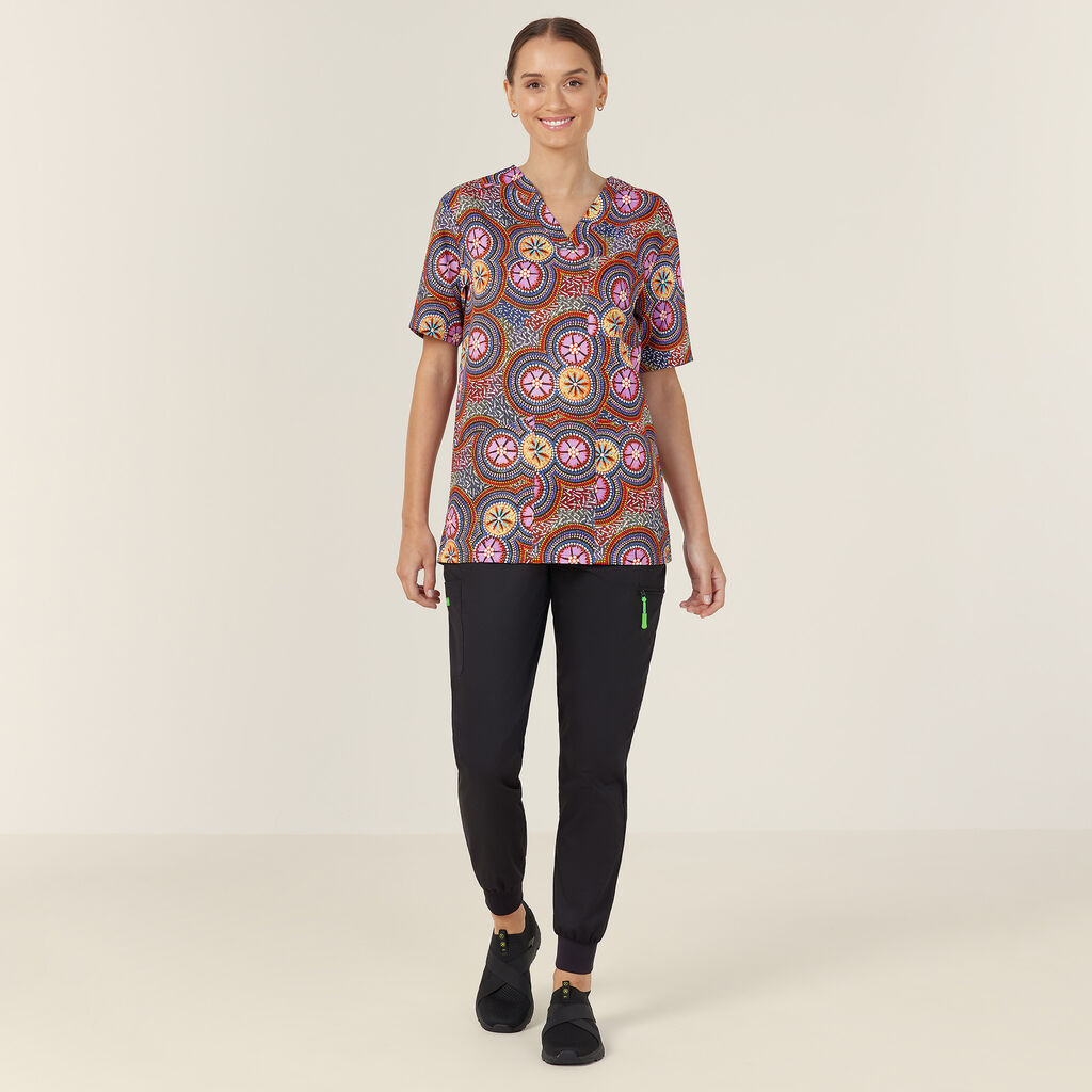 Unisex Printed Scrub Top - Bush Tucker